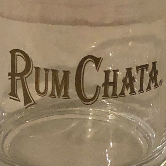 16oz Clear Glass Rum Chata Mug W/ Gold Lettering - Picture 2 of 5